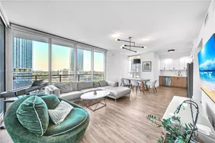 90 SW 3rd St, Miami, FL 33130 - Photo 3