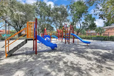 1525 Estancia Cir, Weston, FL 33327 - Photo 21