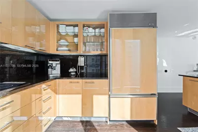 6799 Collins Ave #1005, Miami Beach, FL 33141 - Photo 7