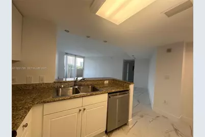 19501 W Country Club Dr #406, Aventura, FL 33180 - Photo 5