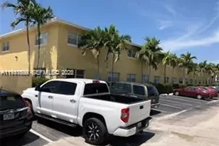 4051 NE 13th Ave, Oakland Park, FL 33334 - Photo 3