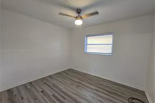 5186 NE 6th Ave, Oakland Park, FL 33334 - Photo 5