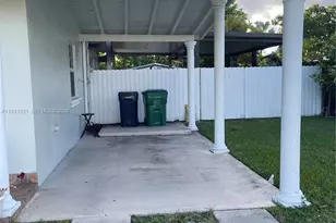 10840 Westwood Lake Dr, Miami, FL 33165 - Photo 5