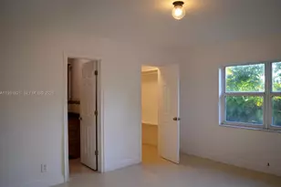 10840 Westwood Lake Dr, Miami, FL 33165 - Photo 17