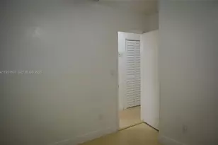 10840 Westwood Lake Dr, Miami, FL 33165 - Photo 21