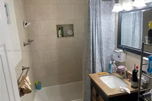 10840 Westwood Lake Dr, Miami, FL 33165 - Photo 15