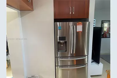 10840 Westwood Lake Dr #0, Miami, FL 33165 - Photo 9