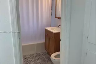 1560 NE 145th St, Miami, FL 33161 - Photo 5