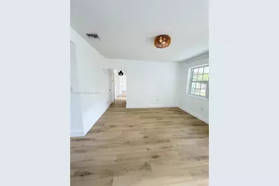 1075 NE 120th St, Biscayne Park, FL 33161 - Photo 19