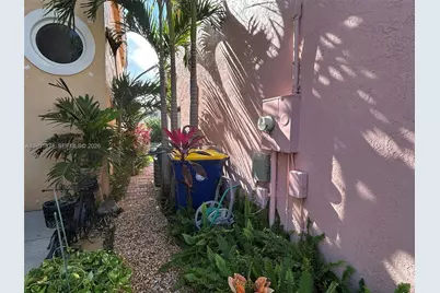 606 SE Trafalgar Ct, Dania Beach, FL 33004 - Photo 53