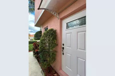 606 SE Trafalgar Ct, Dania Beach, FL 33004 - Photo 75