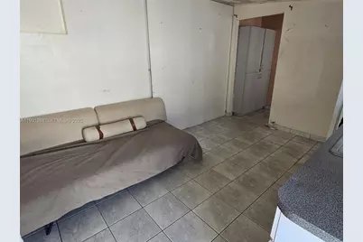 571 E 54th St, Hialeah, FL 33013 - Photo 19