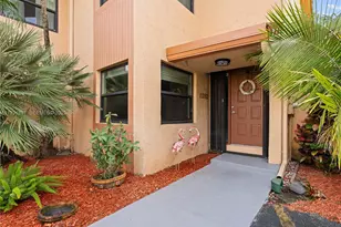 11282 SW 9th Ct, Pembroke Pines, FL 33025 - Photo 3