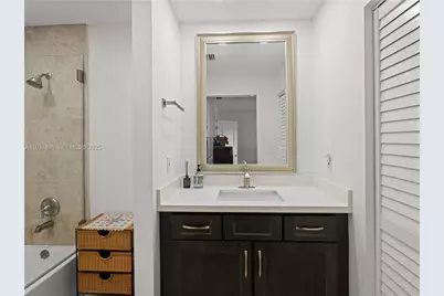 11282 SW 9th Ct, Pembroke Pines, FL 33025 - Photo 19