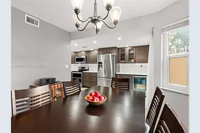 11282 SW 9th Ct, Pembroke Pines, FL 33025 - Photo 15
