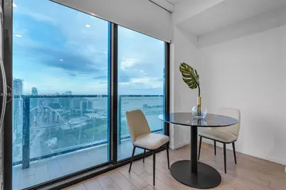 398 NE 5th St #4507, Miami, FL 33132 - Photo 9