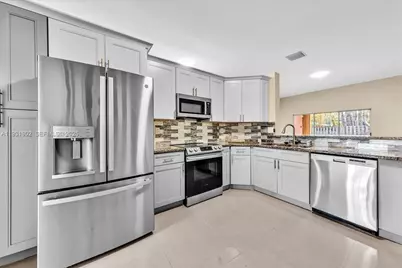 17062 NW 16th St, Pembroke Pines, FL 33028 - Photo 13