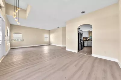 17062 NW 16th St, Pembroke Pines, FL 33028 - Photo 5