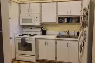 2306 S Cypress Bend Dr, Pompano Beach, FL 33069 - Photo 15