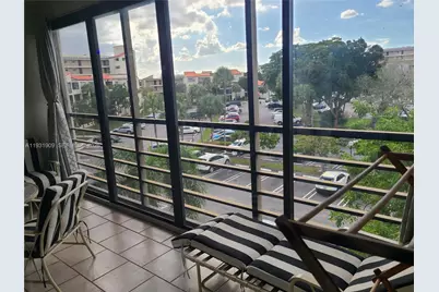 2306 S Cypress Bend Dr #418, Pompano Beach, FL 33069 - Photo 3