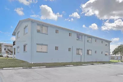 1829 N A St #13, Lake Worth, FL 33460 - Photo 13