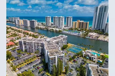 1000 Parkview Dr #828, Hallandale Beach, FL 33009 - Photo 27