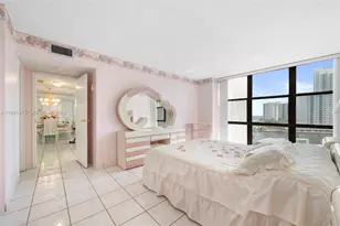 1000 Parkview Dr, Hallandale Beach, FL 33009 - Photo 19