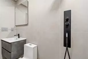 251 SW 9th Ave, Hallandale Beach, FL 33009 - Photo 17