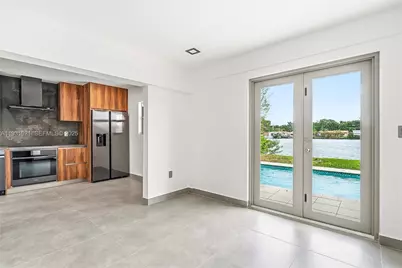 251 SW 9th Ave, Hallandale Beach, FL 33009 - Photo 5