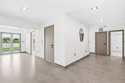 251 SW 9th Ave, Hallandale Beach, FL 33009 - Photo 11