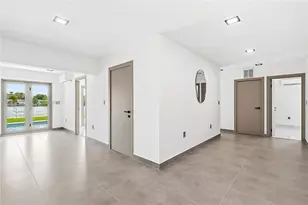 251 SW 9th Ave, Hallandale Beach, FL 33009 - Photo 11