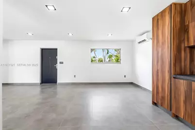 251 SW 9th Ave, Hallandale Beach, FL 33009 - Photo 7