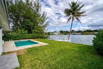 251 SW 9th Ave, Hallandale Beach, FL 33009 - Photo 35