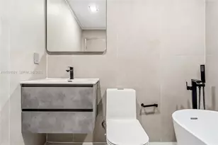 251 SW 9th Ave, Hallandale Beach, FL 33009 - Photo 25