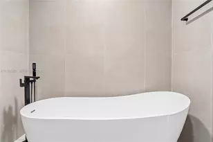 251 SW 9th Ave, Hallandale Beach, FL 33009 - Photo 27