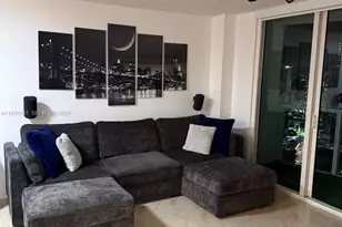 31 SE 5th St, Miami, FL 33131 - Photo 3