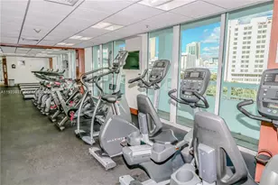 31 SE 5th St, Miami, FL 33131 - Photo 25