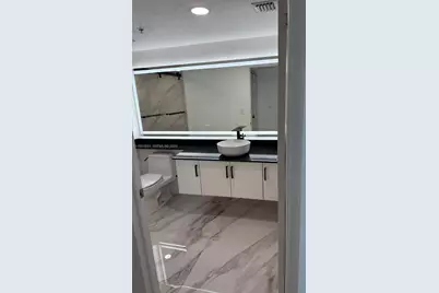 31 SE 5th St #2907, Miami, FL 33131 - Photo 11