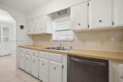 5290 SW 23rd Ave, Dania Beach, FL 33312 - Photo 23