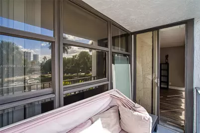 400 Leslie Dr #305, Hallandale Beach, FL 33009 - Photo 21