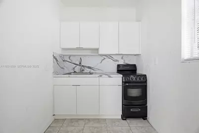 465 NE 165th St #2, Miami, FL 33162 - Photo 3