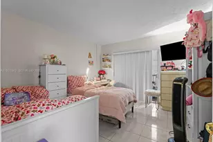 1655 W 44th Pl, Hialeah, FL 33012 - Photo 13