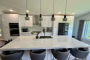 388 Carrington Dr, Weston, FL 33326 - Photo 13