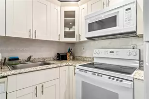 210 172nd St, Sunny Isles Beach, FL 33160 - Photo 1