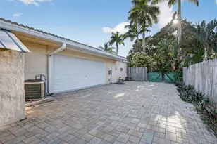 1051 W Tropical Way, Plantation, FL 33317 - Photo 3