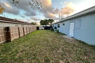 1791 NW 45th St, Miami, FL 33142 - Photo 13