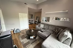 2301 NW 96th Terrace, Pembroke Pines, FL 33024 - Photo 3