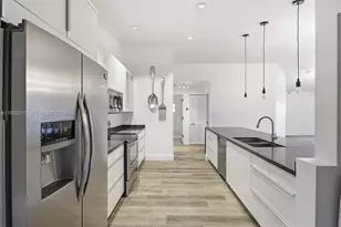 10246 NW 57th Terrace, Doral, FL 33178 - Photo 25