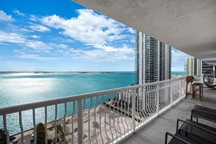 1200 Brickell Bay Dr, Miami, FL 33131 - Photo 3