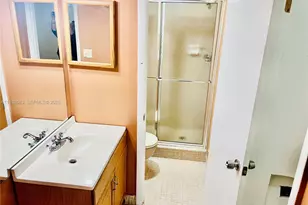 1021 Mockingbird Ln, Plantation, FL 33324 - Photo 21